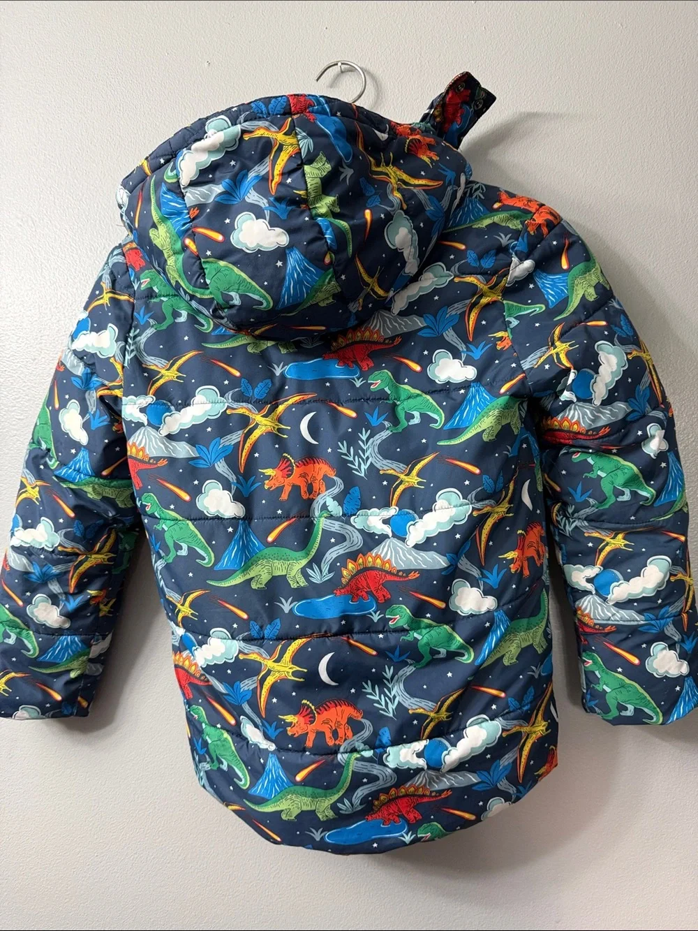 Boden Navy Dino-Print Puffer Jacket with Bright Multicolor Dinosaurs 8/9